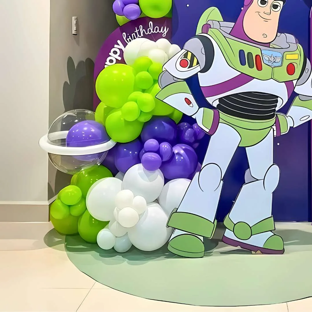 Decoración para Fiesta Infantil de Buzz Lightyear con panel circular impreso banner y globos – Alquiler y Montaje Profesional a domicilio - Imagen 2