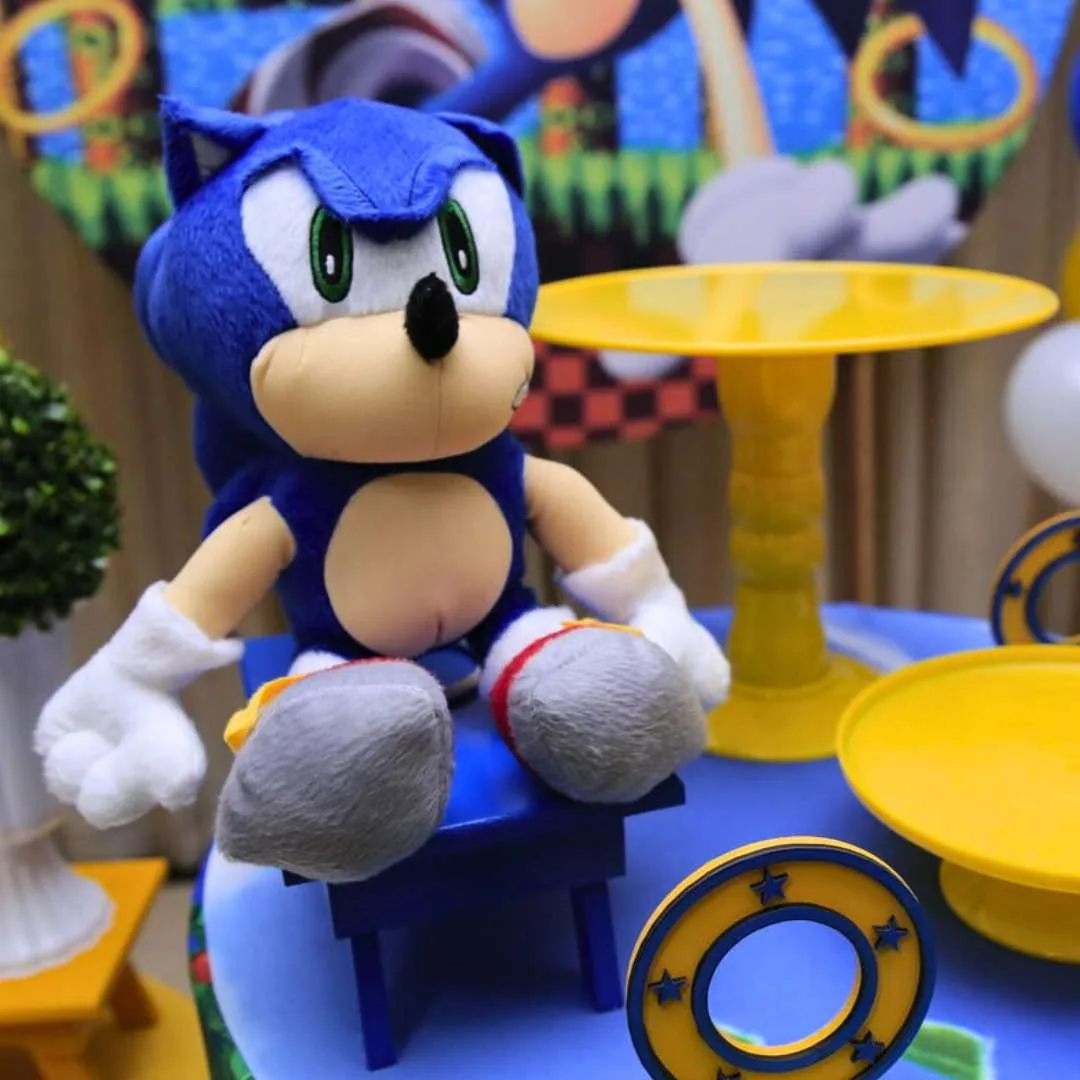 Decoración para Fiesta de Sonic con panel circular impreso, globos y pedestales – Alquiler y Montaje Profesional a domicilio - Imagen 3